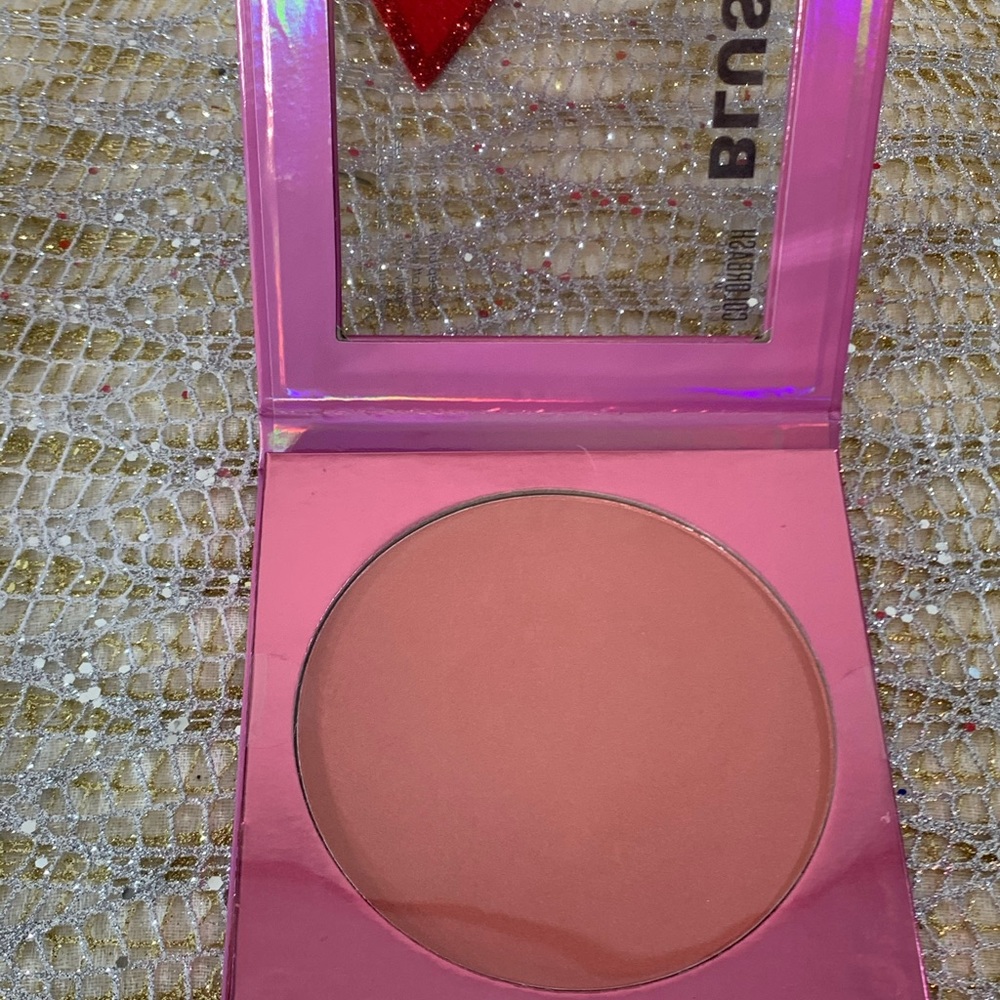 Blush - Picture 3 of 5